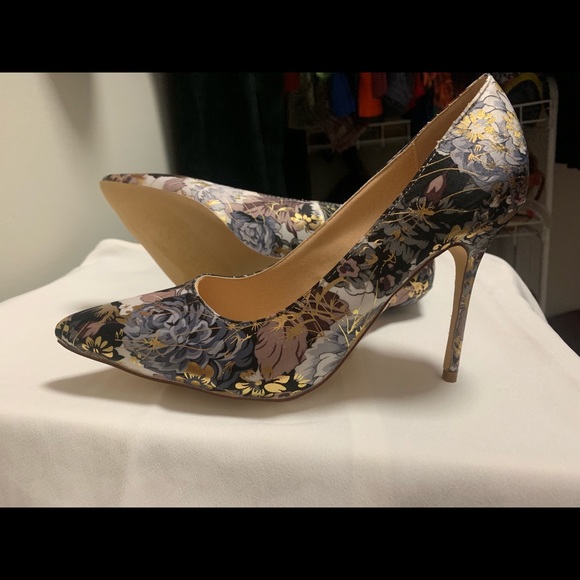 High Heels - Picture 7 of 7